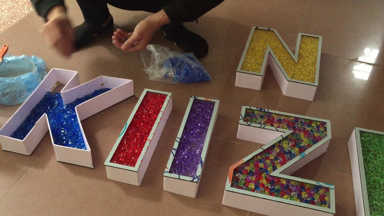 Chữ nổi acrylic giả đá hot trend